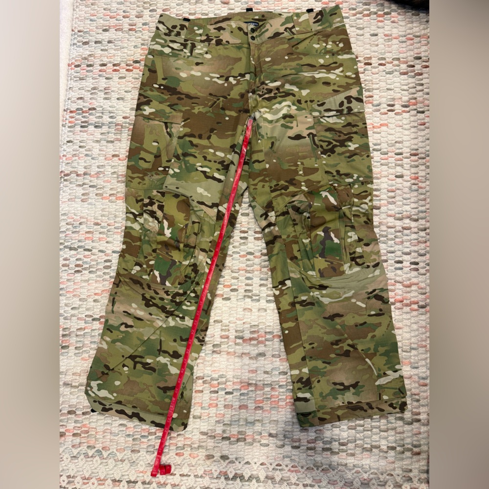 Men’s Arc’teryx Multicam XXL Cargo Pants